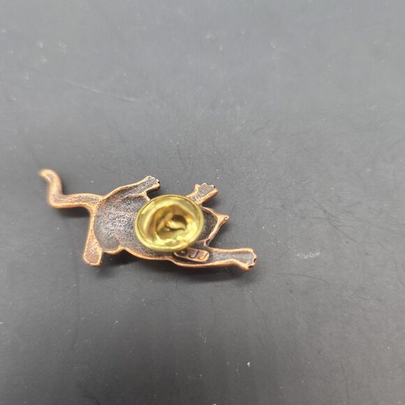 Vintage Climbing Cat Brooch Pin signed JJ Jonette 1988 Bronze Metal - Picture 3 of 4
